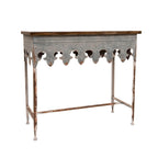 Mesa de sofá de madera con borde festoneado y metal con acabado de zinc