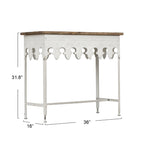 Mesa de sofá de madera con borde festoneado y metal con acabado de zinc