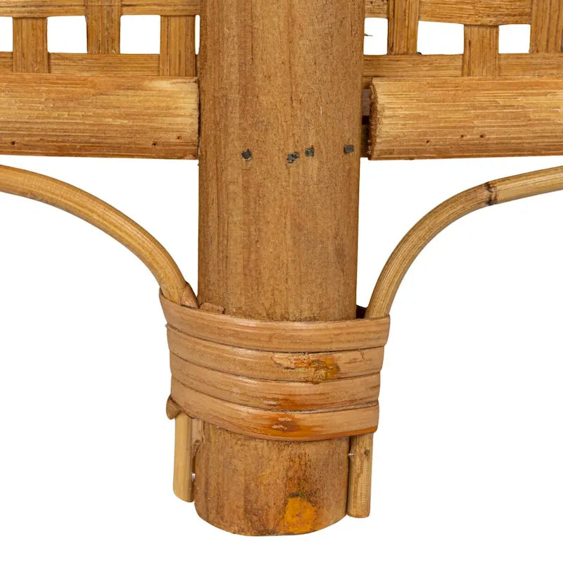 Mesa auxiliar de bambú y ratán